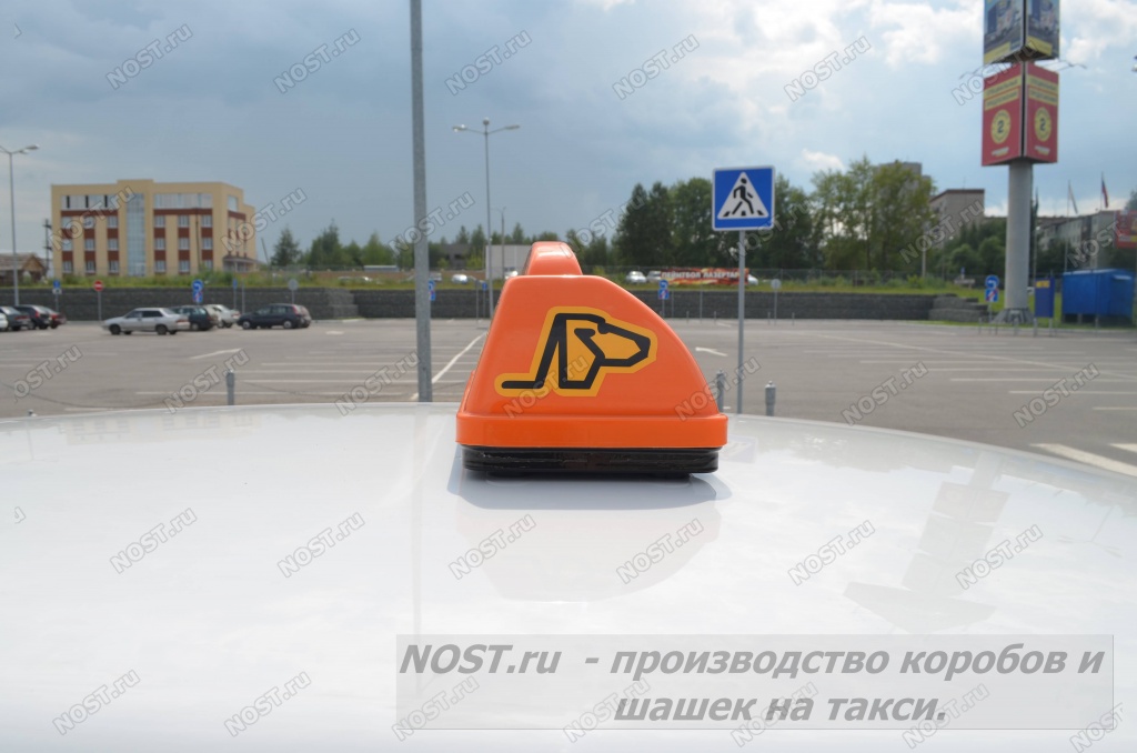 Шашка для такси рыжая с аппликацией